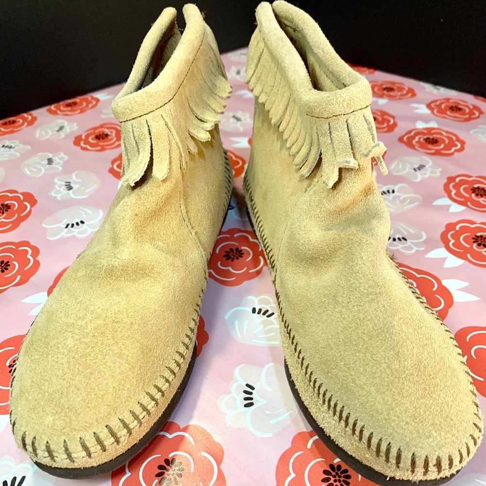 Minnnetonka Back Zip Hardsole boot Moccasins yth3